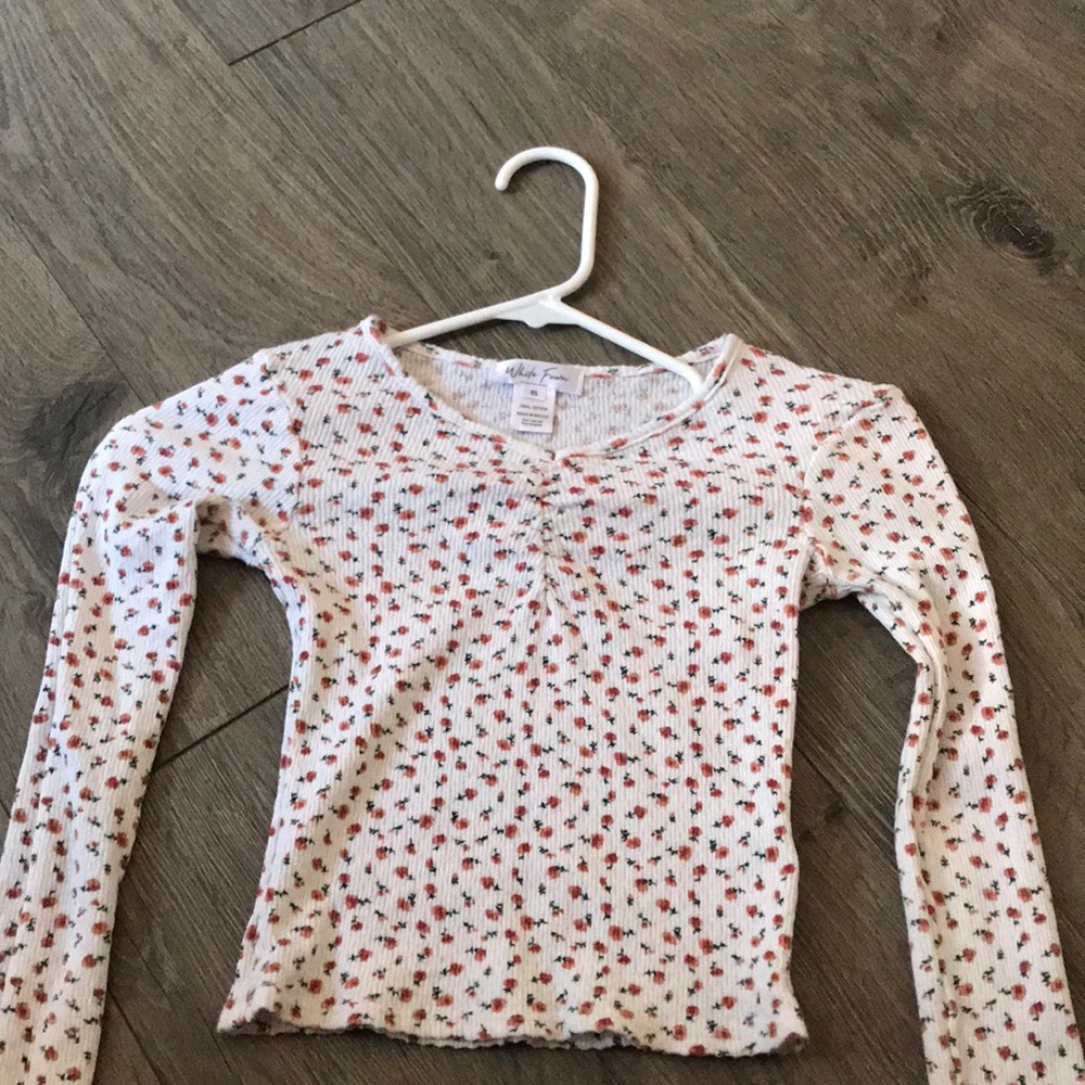 Tilly’s Girls XS White Crop Top With Pink Flowers
